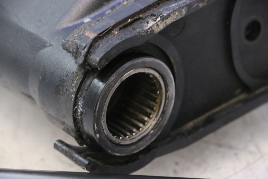 photo de BRAÇO OSCILANTE YAMAHA YZF R6 600 (2008 - 2009) - Estrutura - ampliação