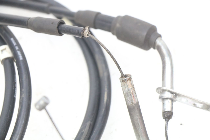 photo de CABO DO ACELERADOR SUZUKI SIXTEEN 125 (2008 - 2010) - Detalhe da peça
