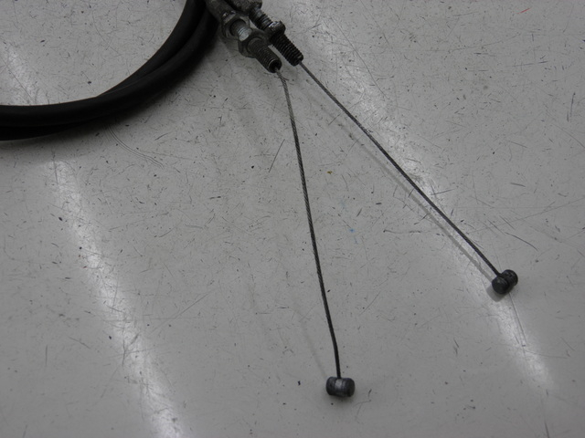photo de CABO DO ACELERADOR YAMAHA TDM 900 (2004 - 2006) - Zoom do estado de desgaste