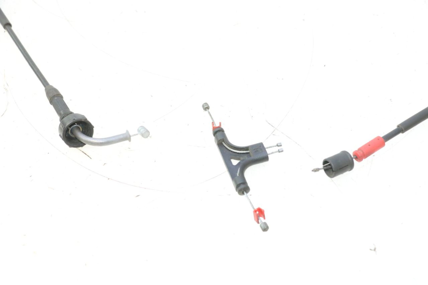 photo de CABO DE ABERTURA DO BANCO YAMAHA XMAX X-MAX 125 (2006 - 2009) - Detalhe da peça