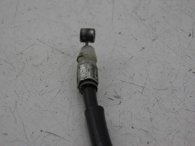 photo de CABO DE ABERTURA DO BANCO YAMAHA FZS FAZER 600 (1998 - 2001) - Detalhe da peça