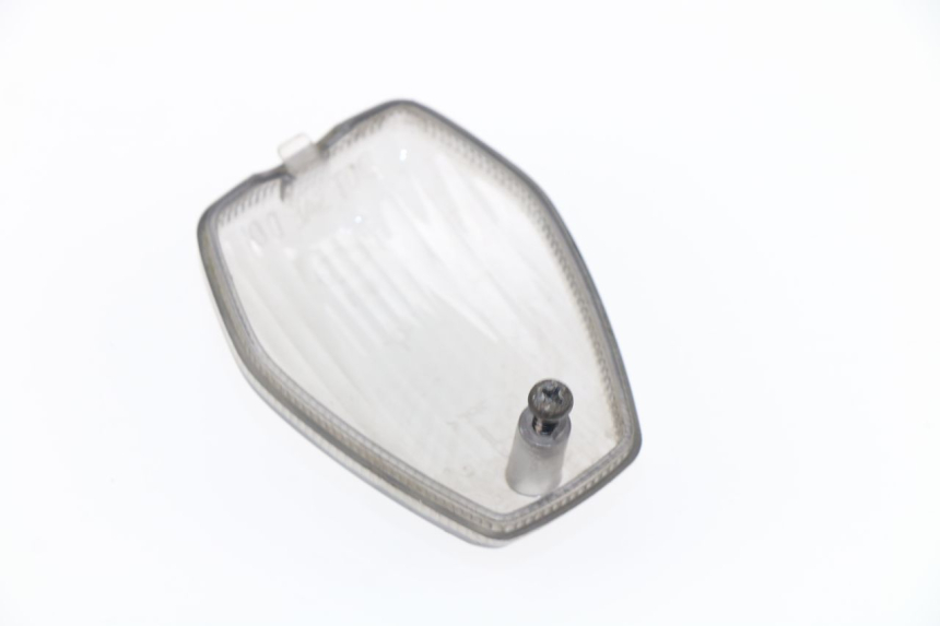 photo de LENTE DO SINALIZADOR TRASEIRO DIREITO SUZUKI GSF S BANDIT 600 (2000 - 2004) - Zoom do estado de desgaste