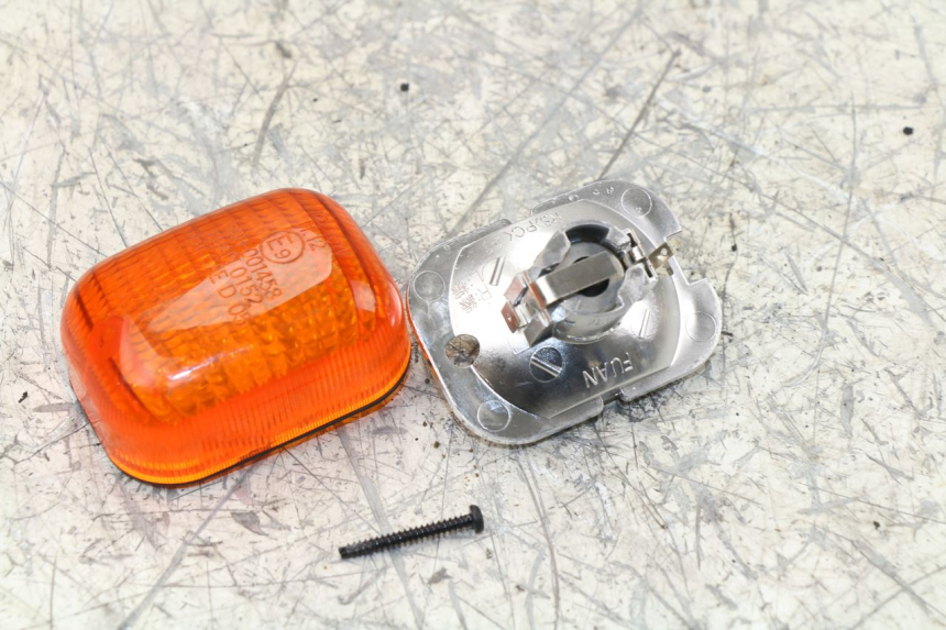 photo de LENTE DE SETA TRASEIRA DIREITA YAMAHA BW'S BWS 125 (2010 - 2013) - Detalhe da peça