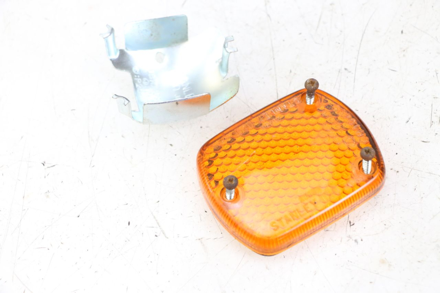 photo de LENTE DO PISCA TRASEIRO ESQUERDO HONDA CA REBEL 125 (1995 - 2001) - Detalhe da peça