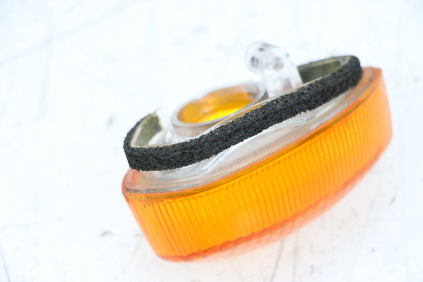 photo de LENTE DO PISCA DIANTEIRO ESQUERDO YAMAHA TDM ABS 900 (2002 - 2014) - Outro ângulo de visão