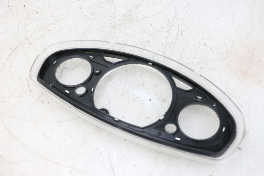 photo de TAMPA DO CONTADOR SUZUKI BURGMAN 125 (2007 - 2014) - Zoom do estado de desgaste