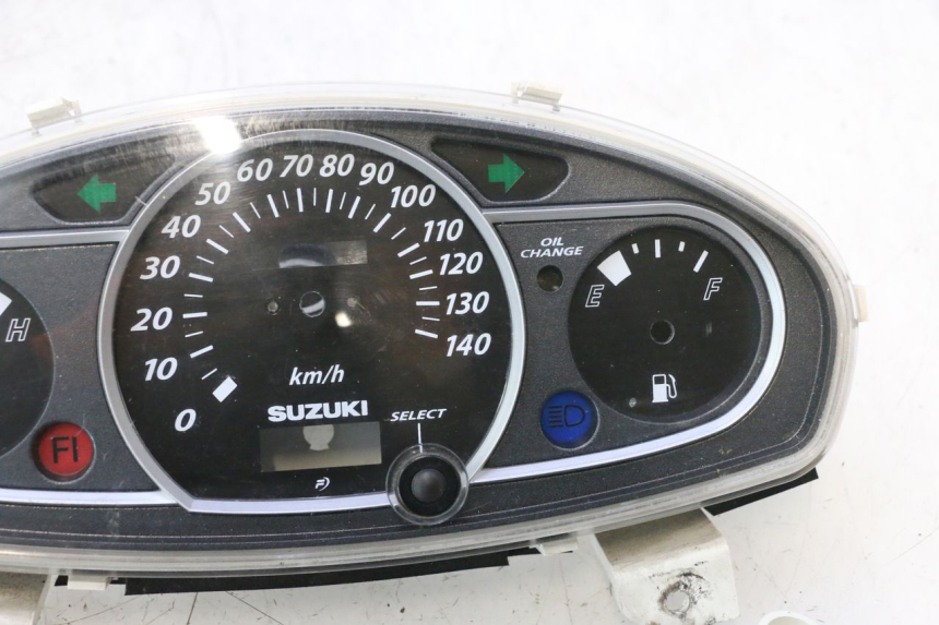 photo de TAMPA DO CONTADOR SUZUKI BURGMAN 125 (2007 - 2014) - Zoom do estado de desgaste