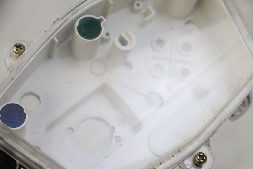 photo de TAMPA DO CONTADOR PEUGEOT KISBEE 4T 50 (2018 - 2022) - Detalhe da peça