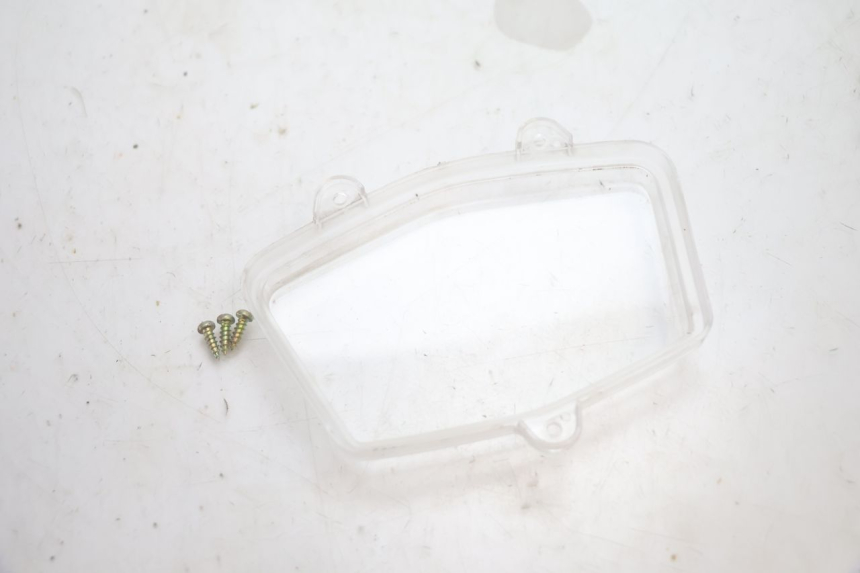 photo de TAMPA DO CONTADOR PEUGEOT KISBEE 4T 50 (2010 - 2017) - Zoom do estado de desgaste
