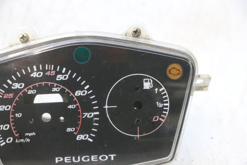 photo de TAMPA DO CONTADOR PEUGEOT KISBEE 4T 50 (2018 - 2022) - Ampliação técnica