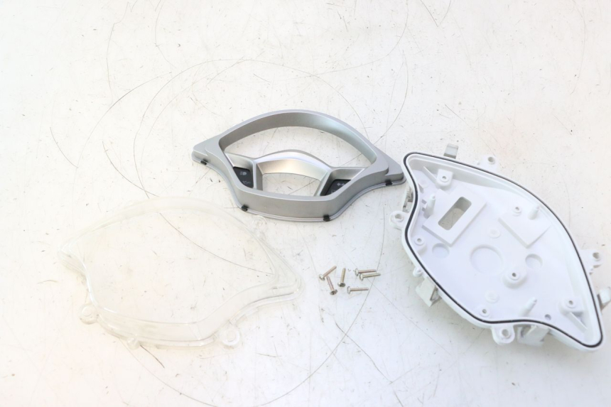 photo de TAMPA DO CONTADOR PIAGGIO LIBERTY IGET 4T 50 (2021 - 2025) - Detalhe da peça