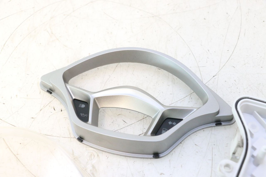 photo de TAMPA DO CONTADOR PIAGGIO LIBERTY IGET 4T 50 (2021 - 2025) - Outro ângulo de visão