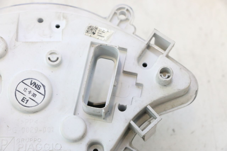 photo de TAMPA DO CONTADOR PIAGGIO LIBERTY IGET 4T 50 (2021 - 2025) - Marcações e referências