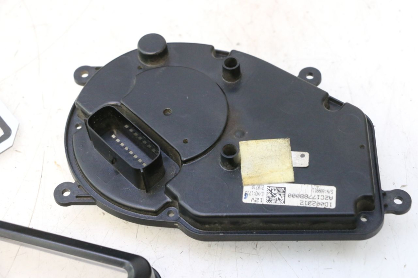 photo de LENTE DO CONTADOR PIAGGIO NRG POWER PUREJET 50 (2018 - 2021) - Detalhes característicos
