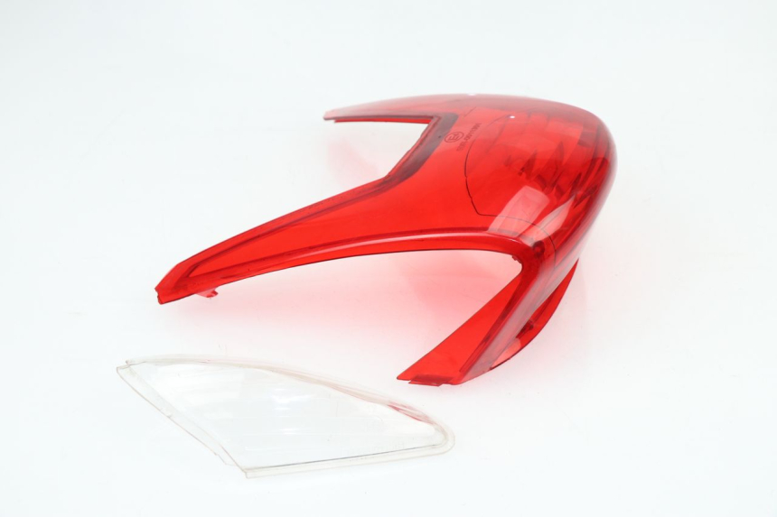 photo de LENTE DA LUZ TRASEIRA REVATTO FUTURA GT 125 (2006 - 2008) - Detalhes característicos