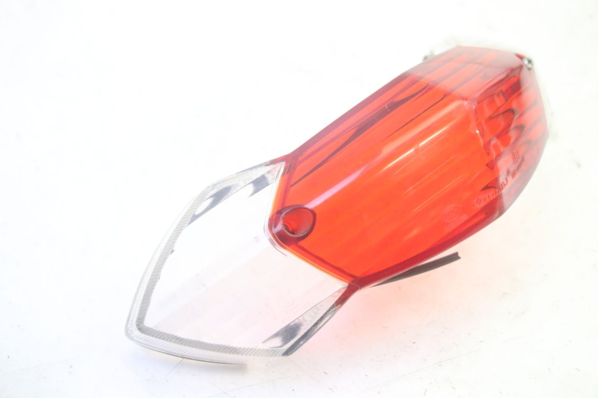 photo de LENTE DA LUZ TRASEIRA PEUGEOT KISBEE 4T 50 (2010 - 2017) - Detalhe da peça
