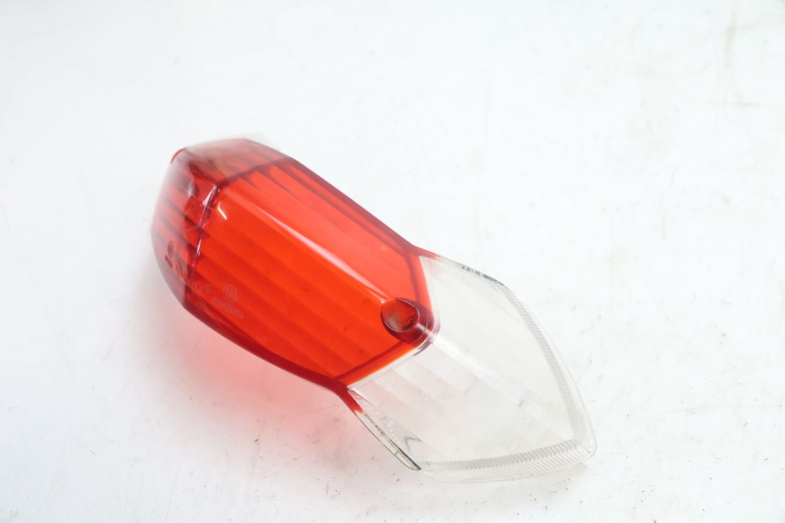photo de LENTE DA LUZ TRASEIRA PEUGEOT KISBEE 4T 50 (2010 - 2017) - Zoom do estado de desgaste