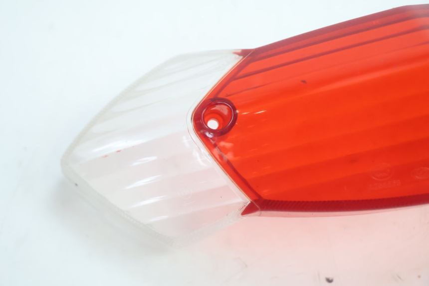 photo de LENTE DA LUZ TRASEIRA PEUGEOT KISBEE 4T 50 (2010 - 2017) - Detalhe da peça