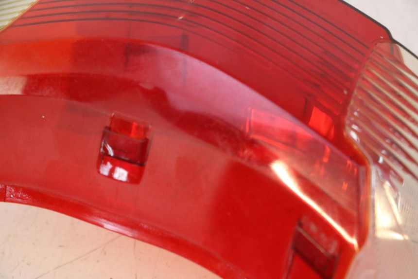 photo de LENTE DA LUZ TRASEIRA JM MOTORS SANTANA 50 (2014 - 2023) - Outro ângulo de visão