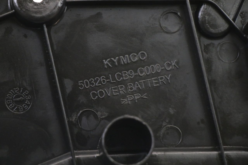 photo de TAMPA DA BATERIA KYMCO AGILITY 4T 50 (2005 - 2018) - Ampliação técnica