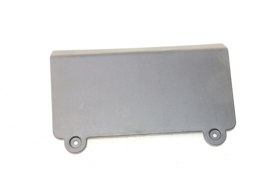 photo de TAMPA DA BATERIA KYMCO AGILITY CITY 16P 125 (2015 - 2024) - Detalhe da peça