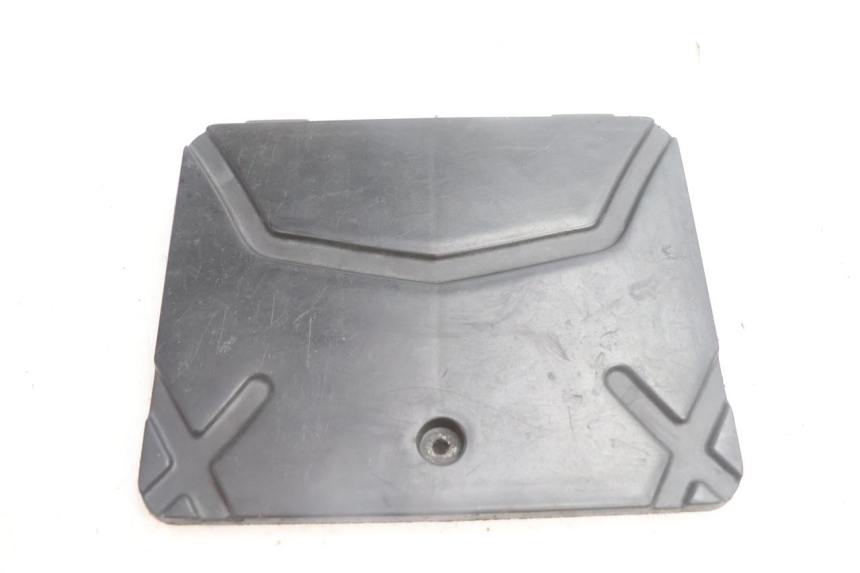 photo de TAMPA DA BATERIA KYMCO AGILITY FR 2T 50 (2012 - 2017) - Detalhe da peça