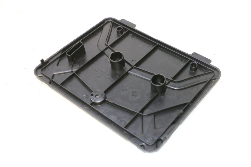 photo de TAMPA DA BATERIA KYMCO AGILITY PREMIUM 50 (2007 - 2010) - Outro ângulo de visão