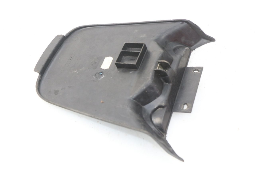 photo de TAMPA DA BATERIA MBK BOOSTER SPIRIT 50 (2004 - 2017) - Detalhe da peça