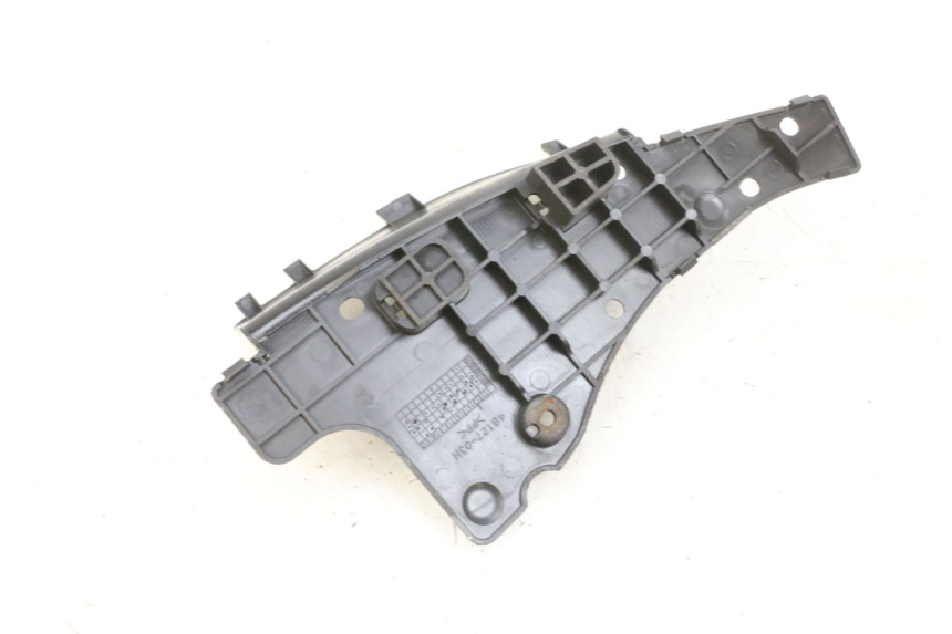 photo de TAMPA DA BATERIA SUZUKI BURGMAN 125 (2007 - 2014) - Detalhe da peça
