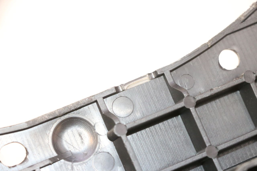 photo de TAMPA DA BATERIA SUZUKI BURGMAN 125 (2007 - 2014) - Detalhe da peça