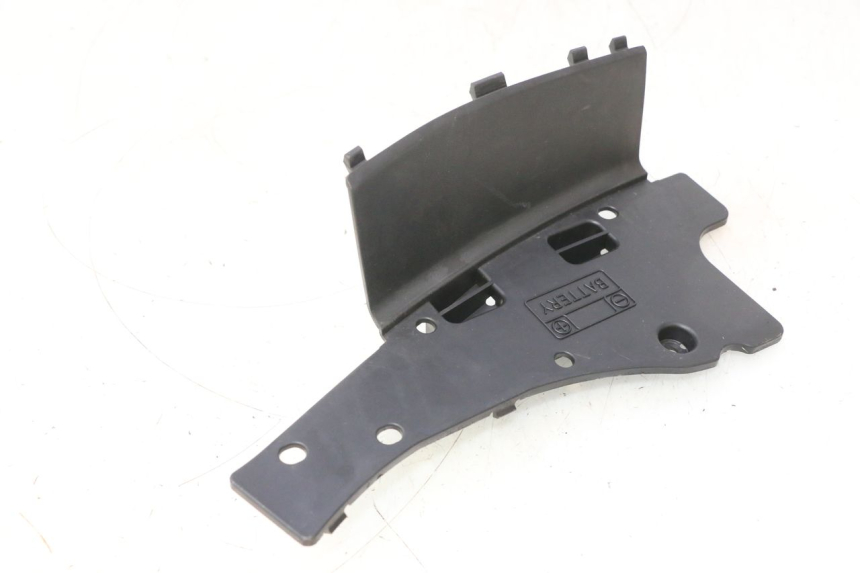 photo de TAMPA DA BATERIA SUZUKI BURGMAN 125 (2007 - 2014) - Outro ângulo de visão