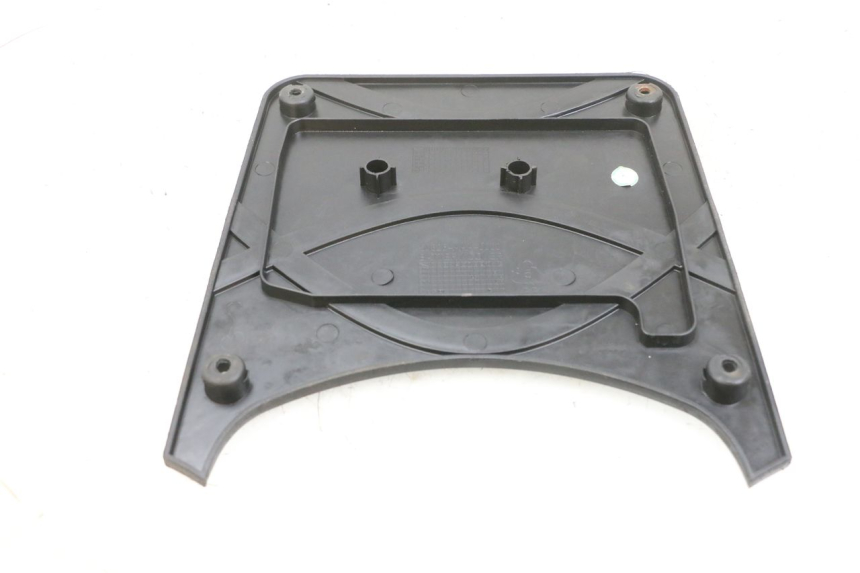 photo de TAMPA DA BATERIA SYM CROX 4T 50 (2016 - 2023) - Detalhe da peça