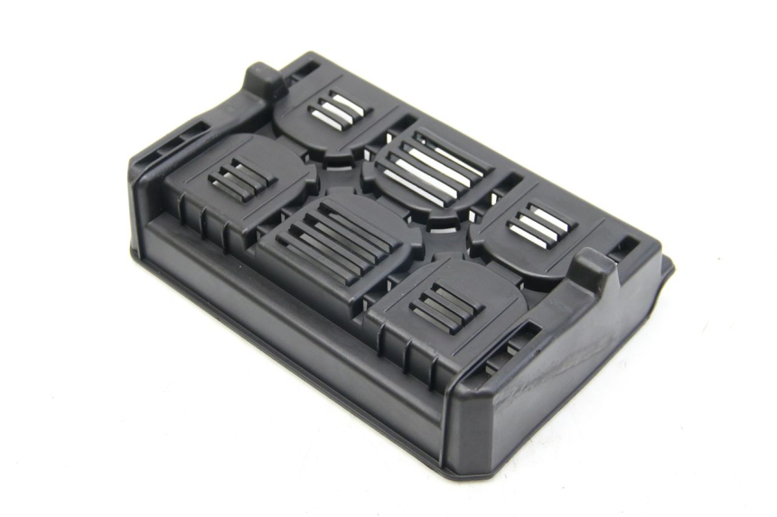 photo de TAMPA DA BATERIA PEUGEOT E-VIVACITY 1 (2012 - 2018) - Detalhe da peça