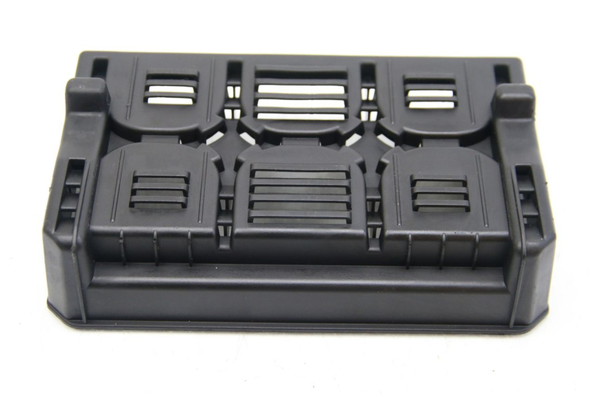photo de TAMPA DA BATERIA PEUGEOT E-VIVACITY 1 (2012 - 2018) - Pontos de fixação