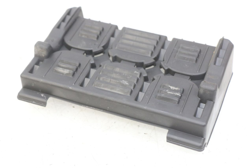 photo de TAMPA DA BATERIA PEUGEOT E-VIVACITY 1 (2012 - 2018) - Zoom do estado de desgaste
