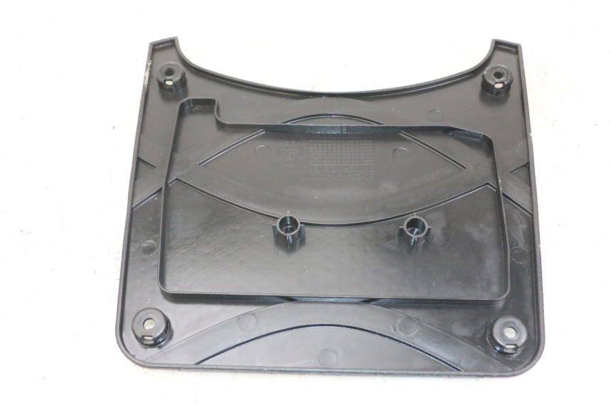 photo de TAMPA DA BATERIA SYM FIDDLE 2 50 (2008 - 2013) - Detalhe da peça
