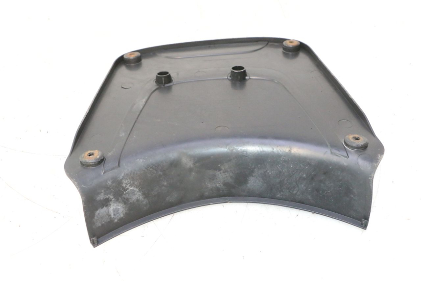photo de TAMPA DA BATERIA SYM FIDDLE 3 III 50 (2014 - 2020) - Detalhe da peça