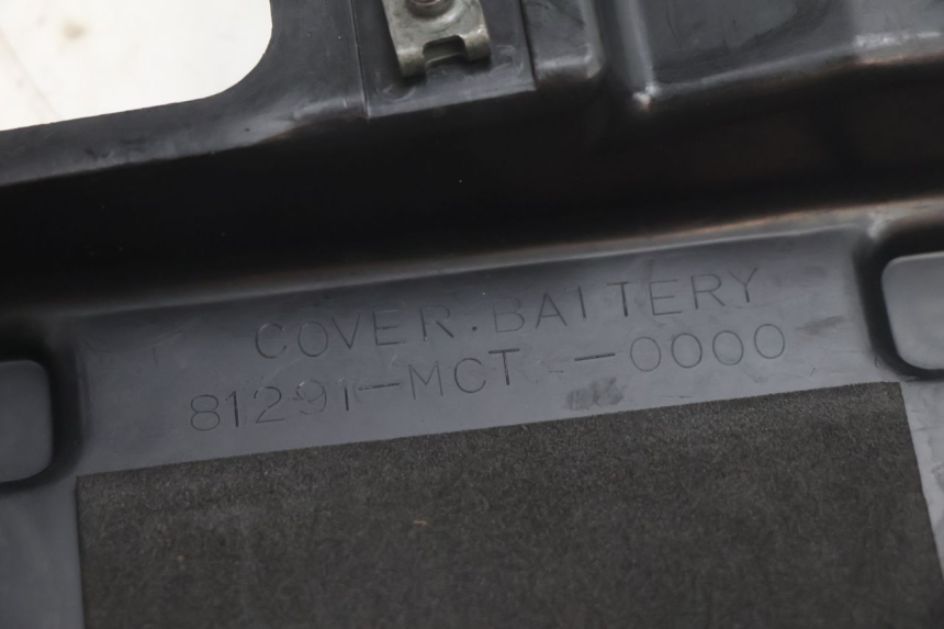 photo de TAMPA DA BATERIA HONDA FJS SILVER WING SILVERWING 400 (2005 - 2008) - Ampliação técnica