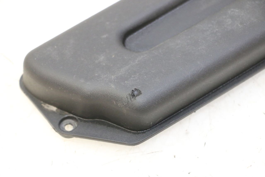 photo de TAMPA DA BATERIA PIAGGIO FLY 2T 50 (2004 - 2017) - Zoom do estado de desgaste