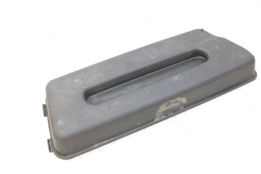 photo de TAMPA DA BATERIA PIAGGIO FLY 2T 50 (2004 - 2017) - Ampliação técnica