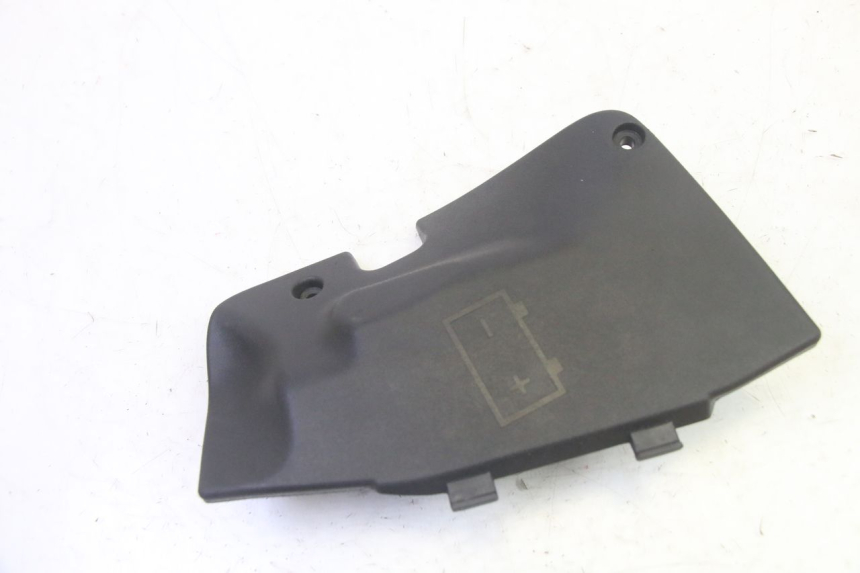 photo de TAMPA DA BATERIA PIAGGIO FLY 4T 50 (2013 - 2017) - Vista principal