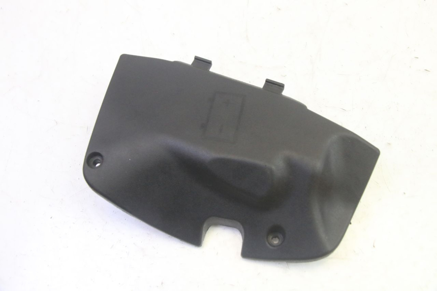 photo de TAMPA DA BATERIA PIAGGIO FLY 4T 50 (2013 - 2017) - Detalhe da peça