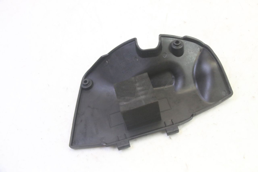 photo de TAMPA DA BATERIA PIAGGIO FLY 4T 50 (2013 - 2017) - Zoom do estado de desgaste