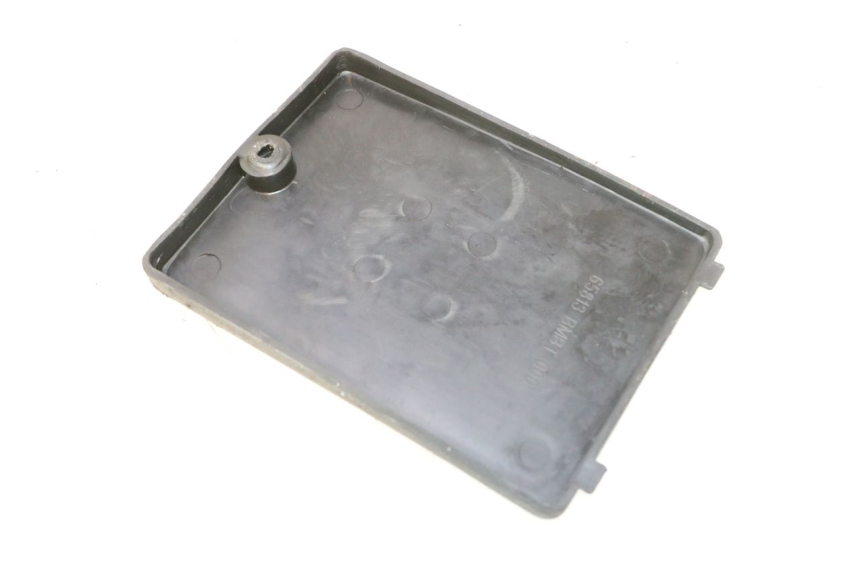 photo de TAMPA DA BATERIA KEEWAY FOCUS 50 (2006 - 2009) - Detalhe da peça