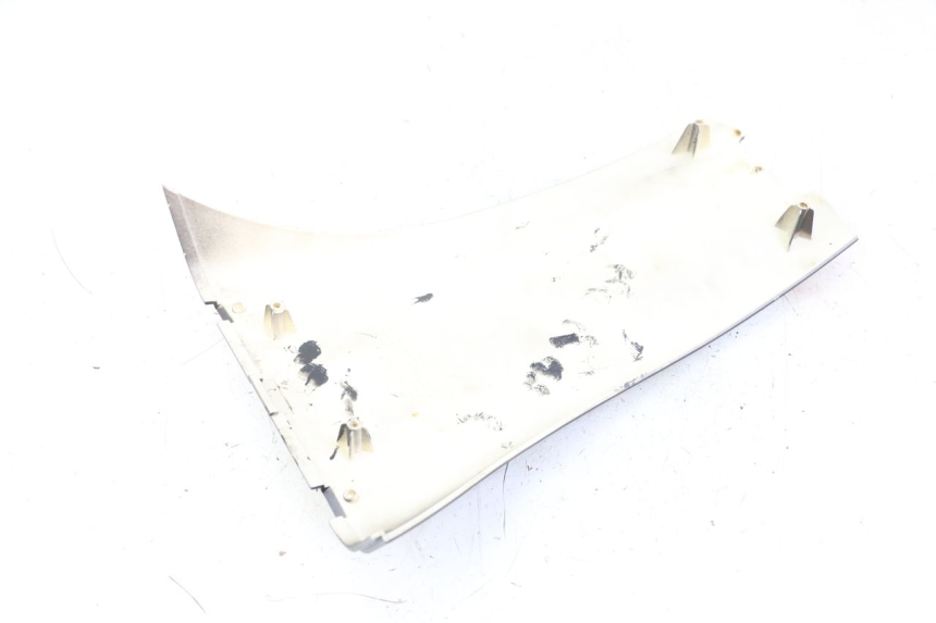 photo de TAMPA DA BATERIA JM MOTORS VX 125 (2022 - 2025) - Detalhe da peça