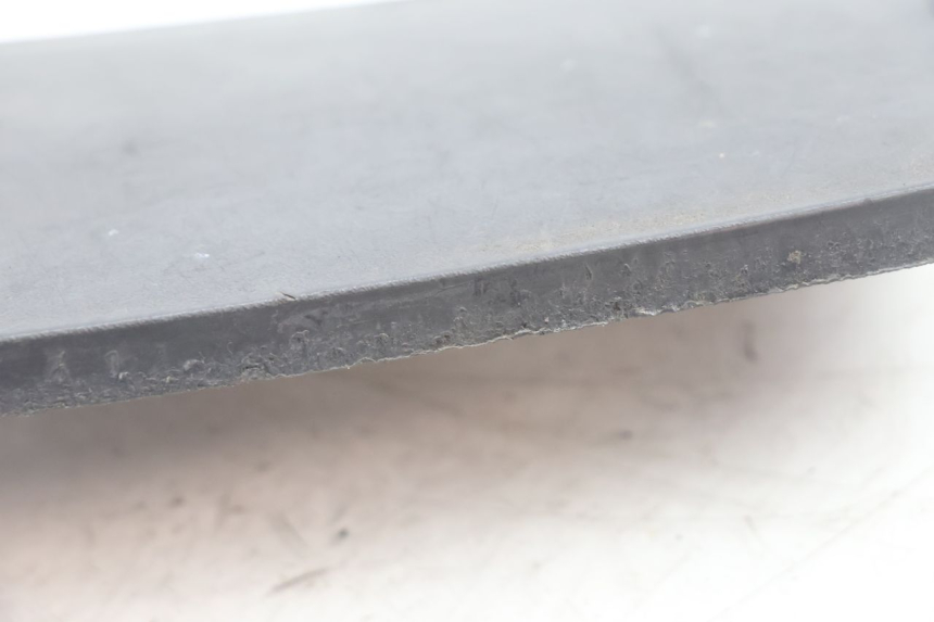 photo de TAMPA DA BATERIA PEUGEOT KISBEE 2T 50 (2010 - 2017) - Outro ângulo de visão