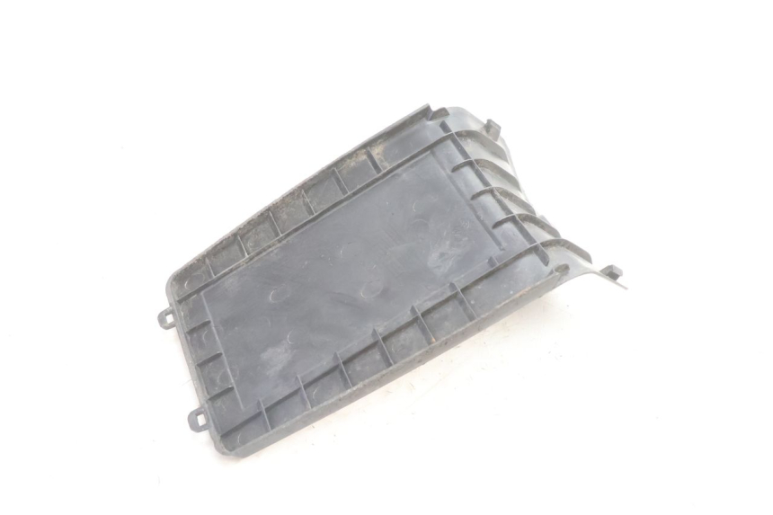 photo de TAMPA DA BATERIA PEUGEOT KISBEE 2T 50 (2010 - 2017) - Estado da superfície