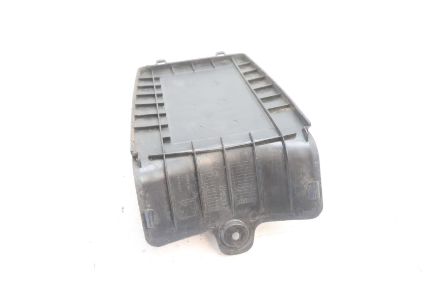 photo de TAMPA DA BATERIA PEUGEOT KISBEE 2T 50 (2010 - 2017) - Peça verificada