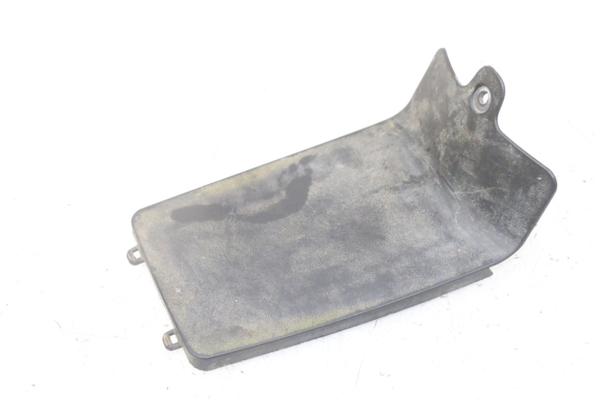 photo de TAMPA DA BATERIA PEUGEOT KISBEE 4T 50 (2018 - 2022) - Zoom do estado de desgaste