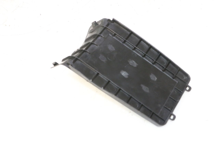 photo de TAMPA DA BATERIA PEUGEOT KISBEE 4T 50 (2023 - 2026) - Vista geral
